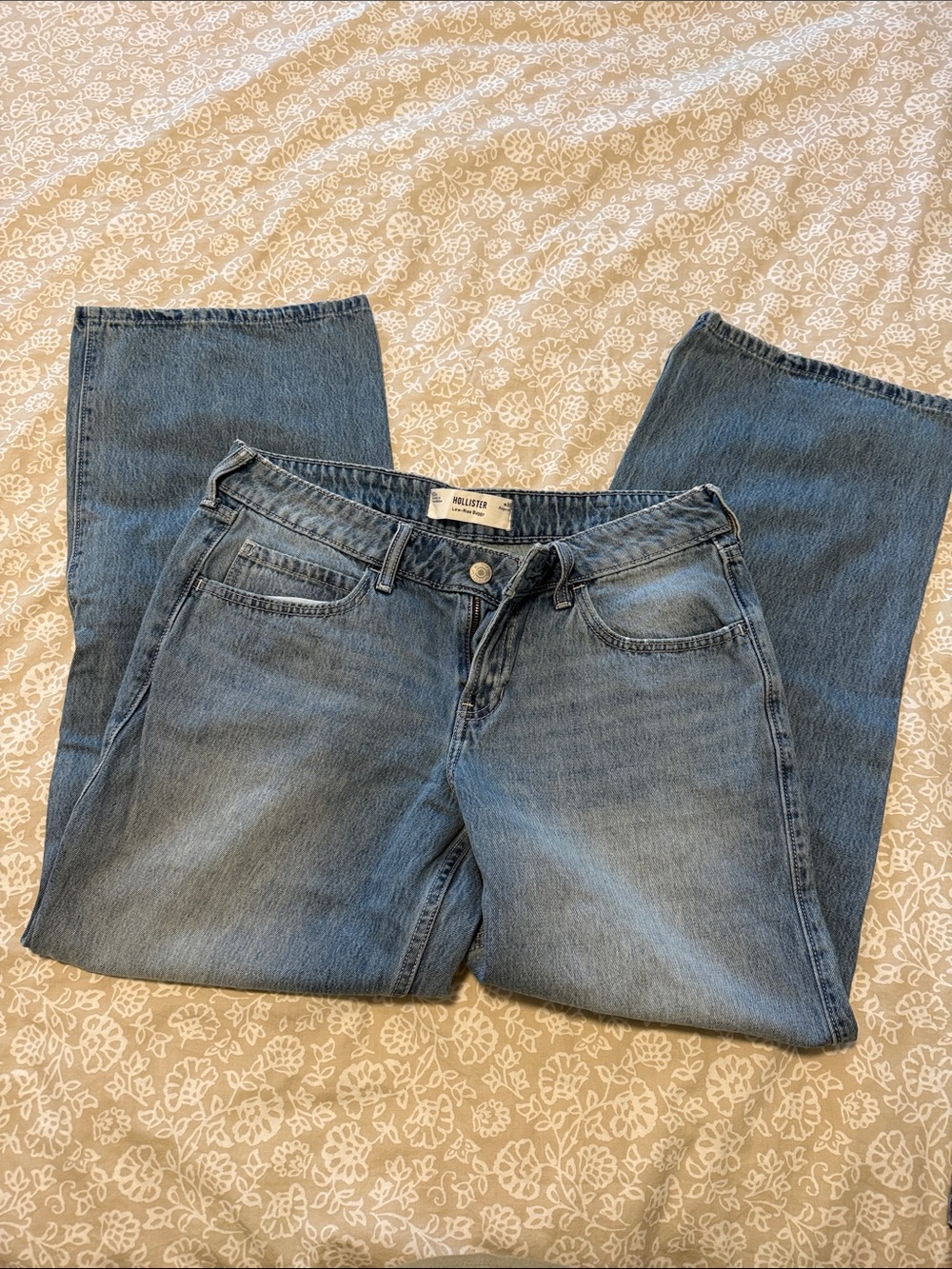 Hollister Women's Faded Blue Low Rise Baggy Jeans